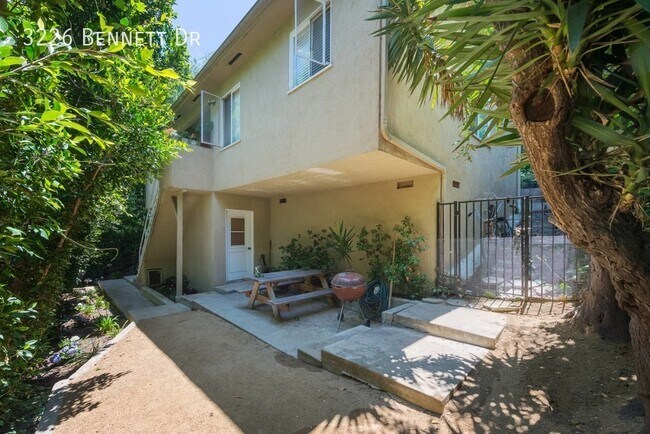 Building Photo - 3226 Bennett Dr