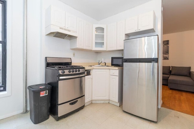 Building Photo - 1805 1st Ave