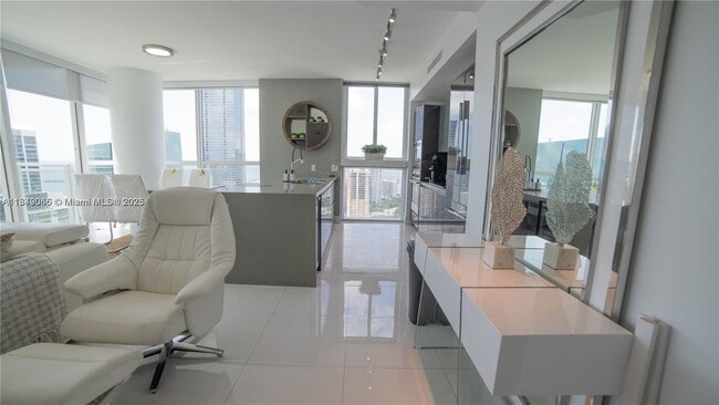 Building Photo - 1080 Brickell Ave