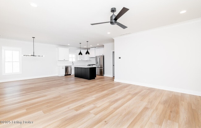 Building Photo - 6100 Passionflower Dr