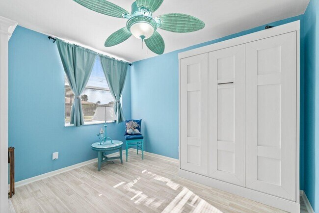 Building Photo - 2525 Florida Blvd