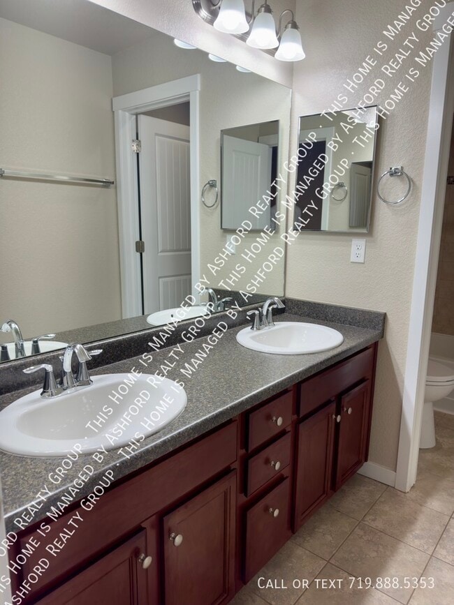 Building Photo - 7772 Wagonwood Pl