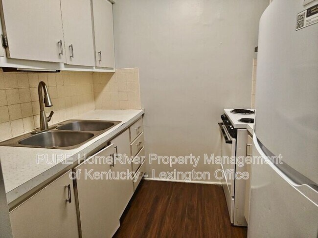 Building Photo - 1685 Alexandria Dr
