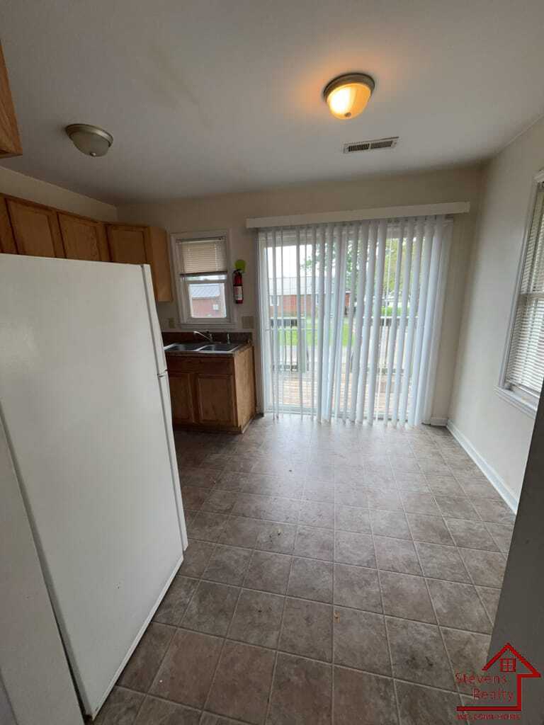 Building Photo - 500 Skyline Dr