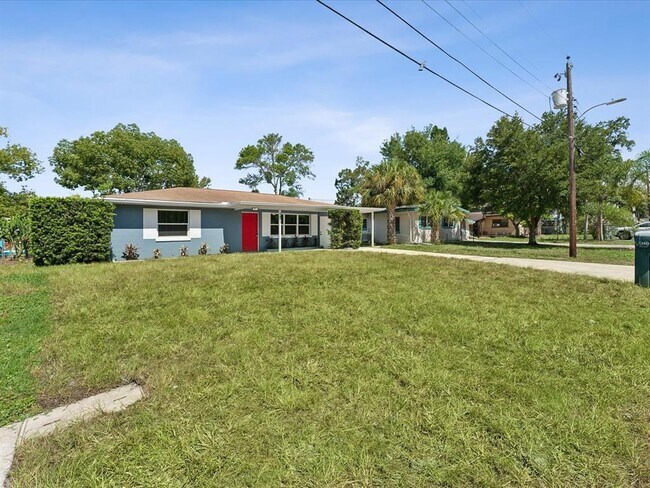 Building Photo - 5425 Waters Edge Dr