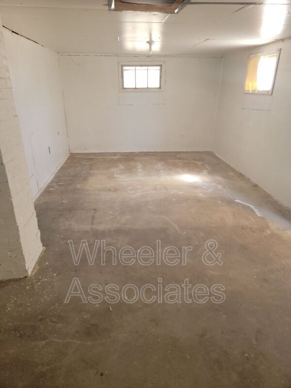 Building Photo - 787 N 1500 W