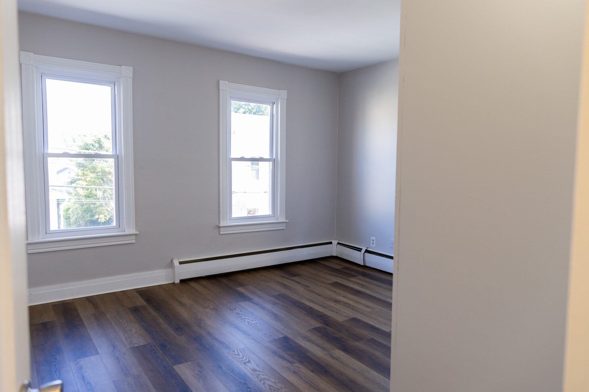Building Photo - 208 W Carpenter Ave