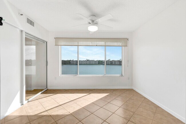 Building Photo - 14096 Huntington Pointe Dr