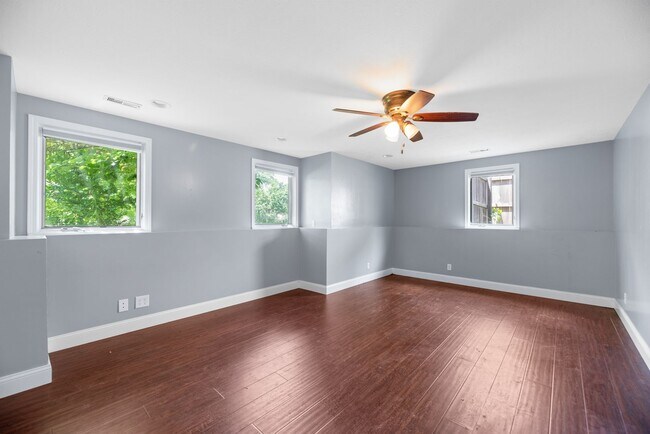 Building Photo - Beautiful 5 bedroom home in Andover School...