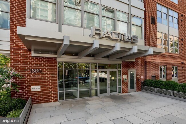 Building Photo - 1300 N St NW