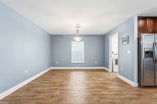 Building Photo - 1280 SW Kalevala Dr