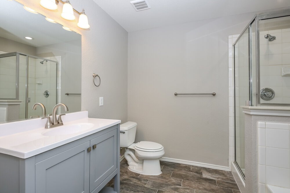 Building Photo - 8044 Brook Ridge Dr