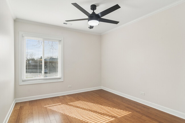 Building Photo - 4704 Euclid Ave