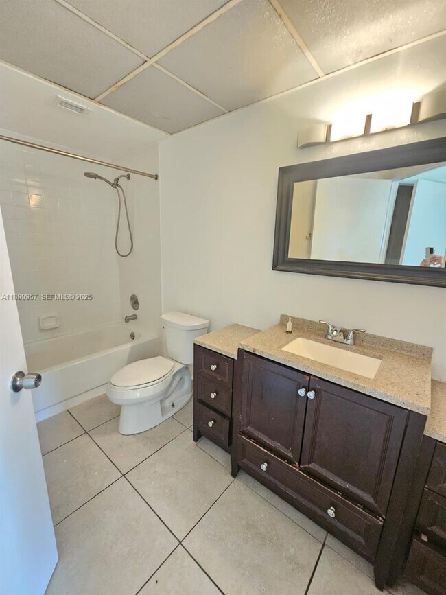 Building Photo - 8290 Lake Dr