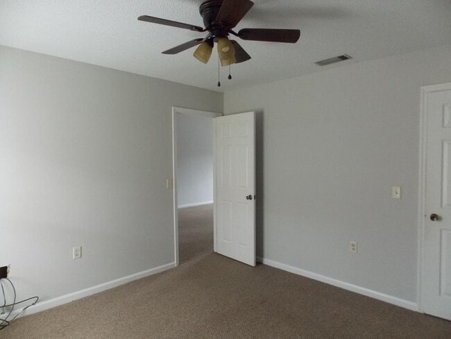 Building Photo - 140 Lanier Dr
