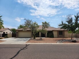 Building Photo - 5225 W Siesta Way