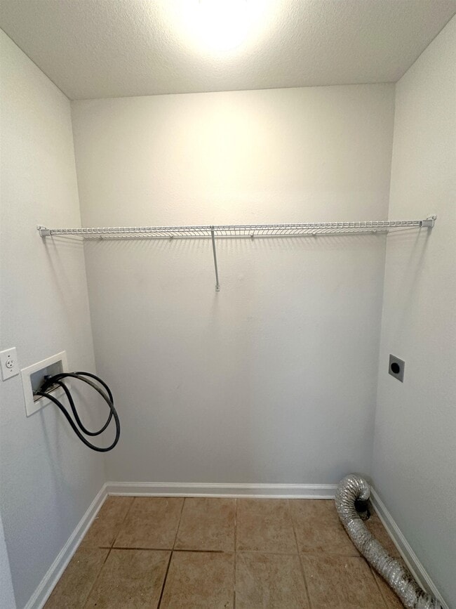 Building Photo - 2738 W Tharpe St