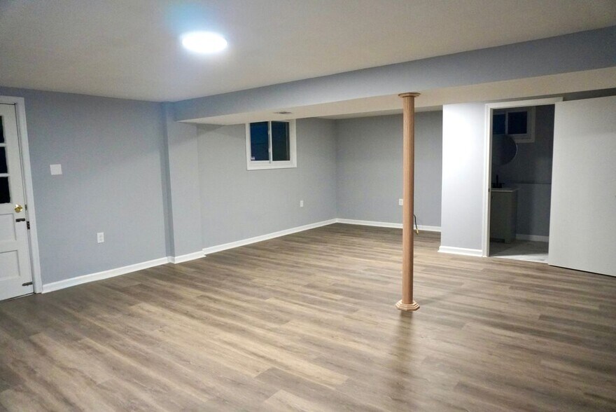 Building Photo - 4917 Manheim Ave