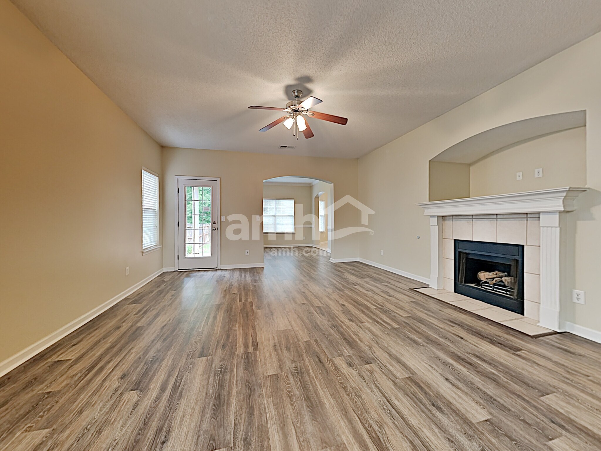 Building Photo - 3864 Lake Village Cv