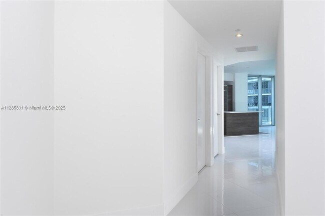 Building Photo - 1100 S Miami Ave