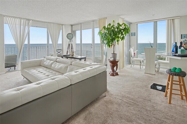 Building Photo - 1010 S Ocean Blvd