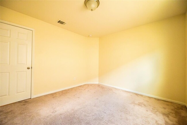Building Photo - 6038 Wesley Manor Ct