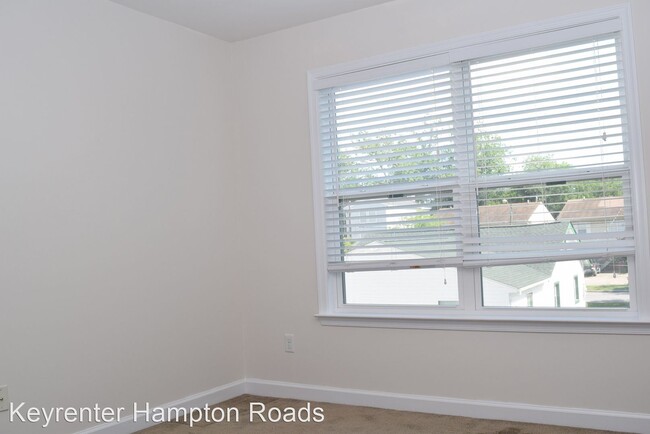 Building Photo - 4 br, 3.5 bath House - 1459 W 43rd Street