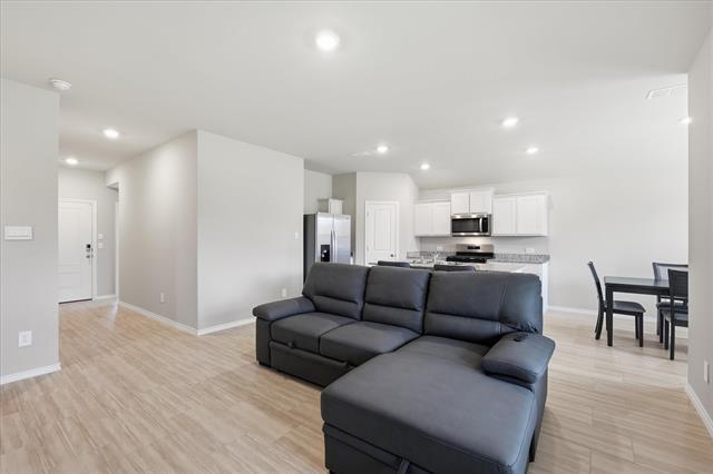 Building Photo - 845 Round Robin Ln