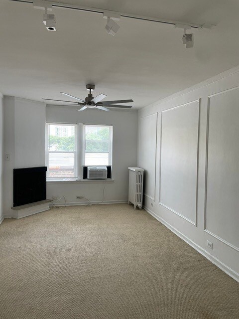 Building Photo - 5135 S Kenwood Ave