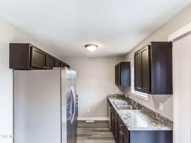 Building Photo - 754 Old Stage Rd