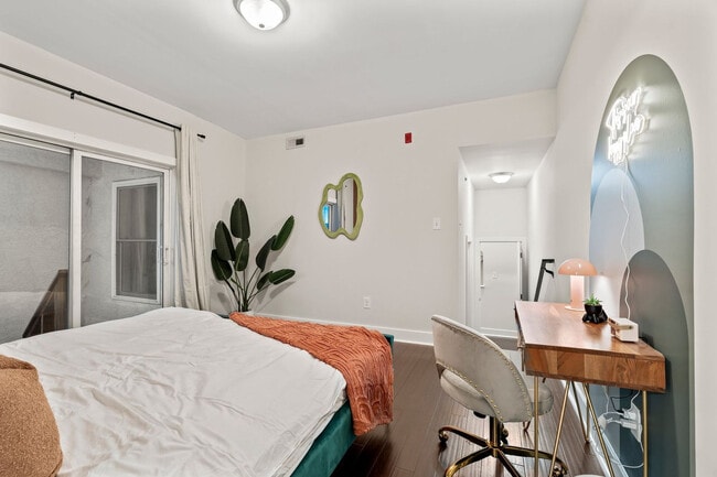 Building Photo - 826 N Broad St