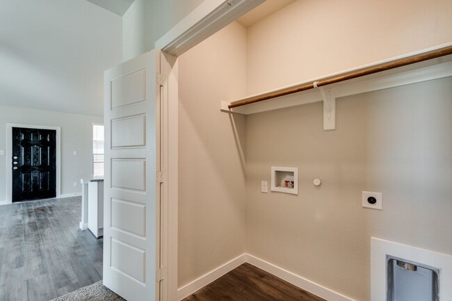 Building Photo - GORGEOUS 3 BEDROOM FOUR PLEX LOCATED IN MI...