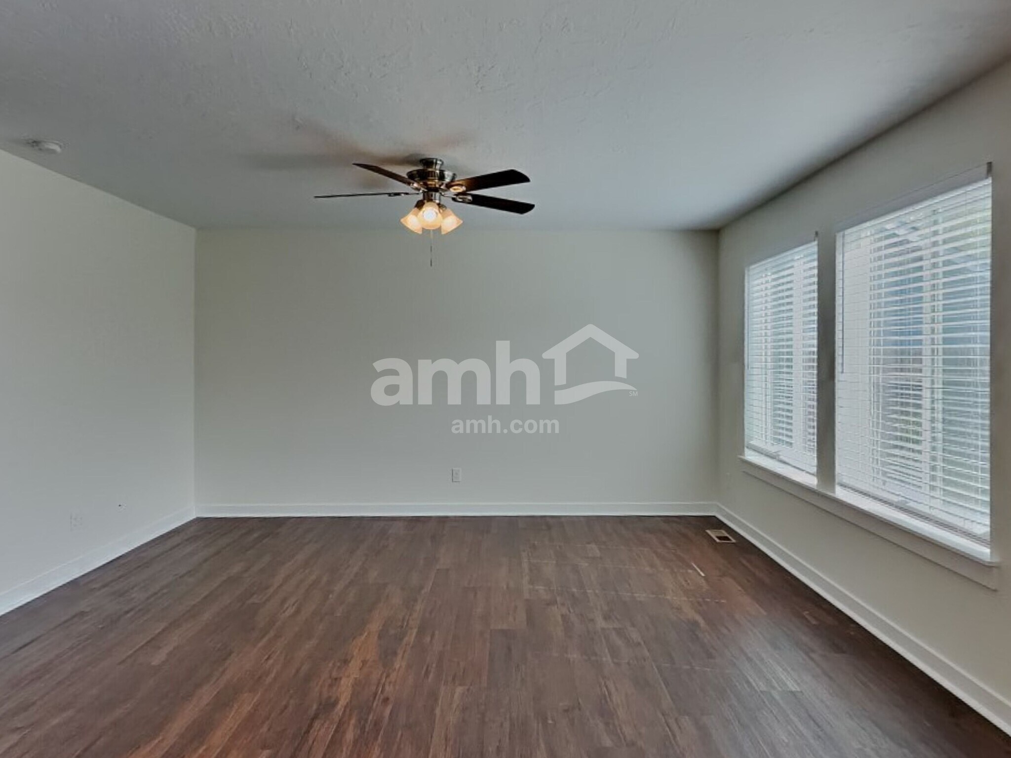 Building Photo - 10647 Avalon St