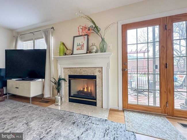 Building Photo - 14358 Haysickle Ct