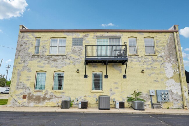 Building Photo - 1111 55th St