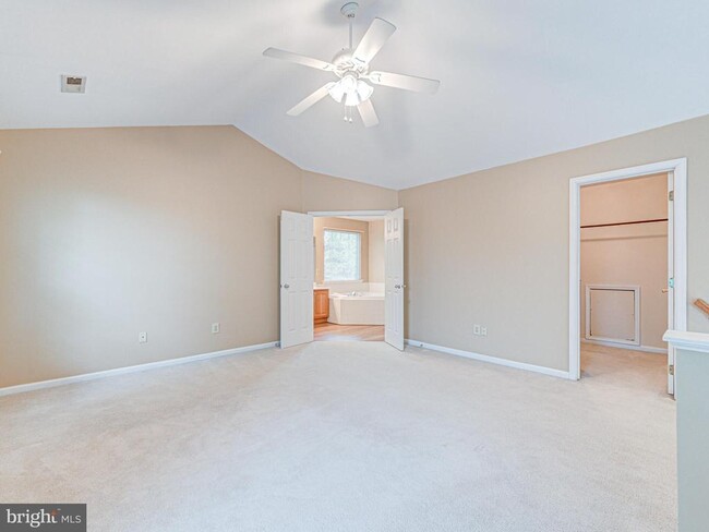 Building Photo - 817 Santmyer Dr SE