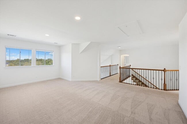 Building Photo - 100 Cross Trail