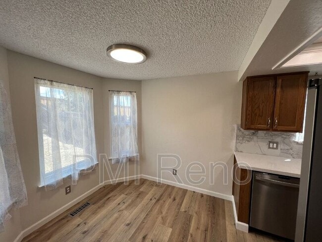 Building Photo - 1456 Canyon Creek Rd