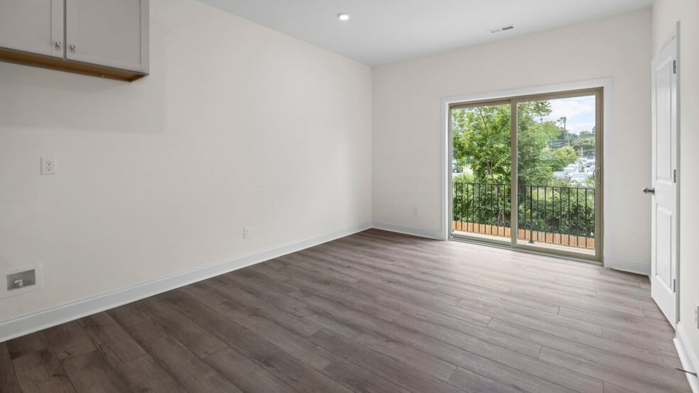 Building Photo - 416 Simeon Dr