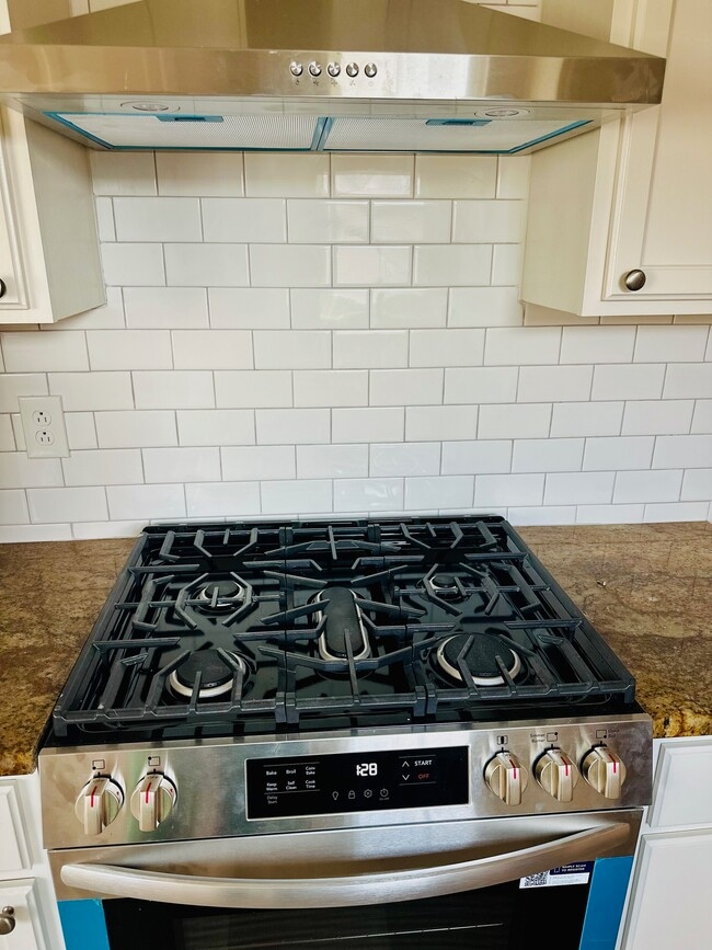 Building Photo - 434 Beverly Dr