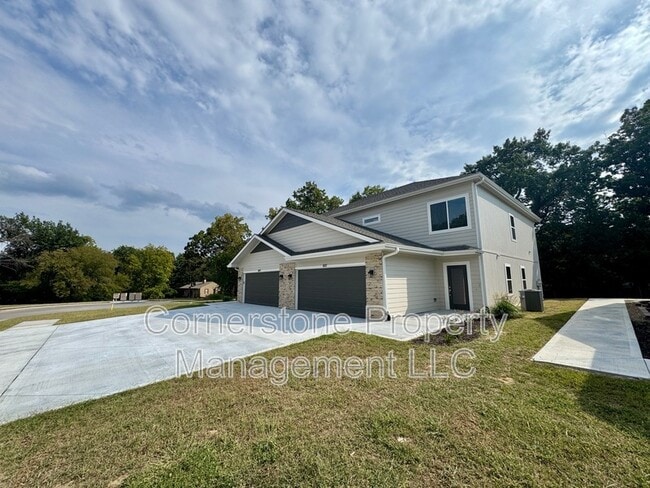 Primary Photo - 801 Highland Dr