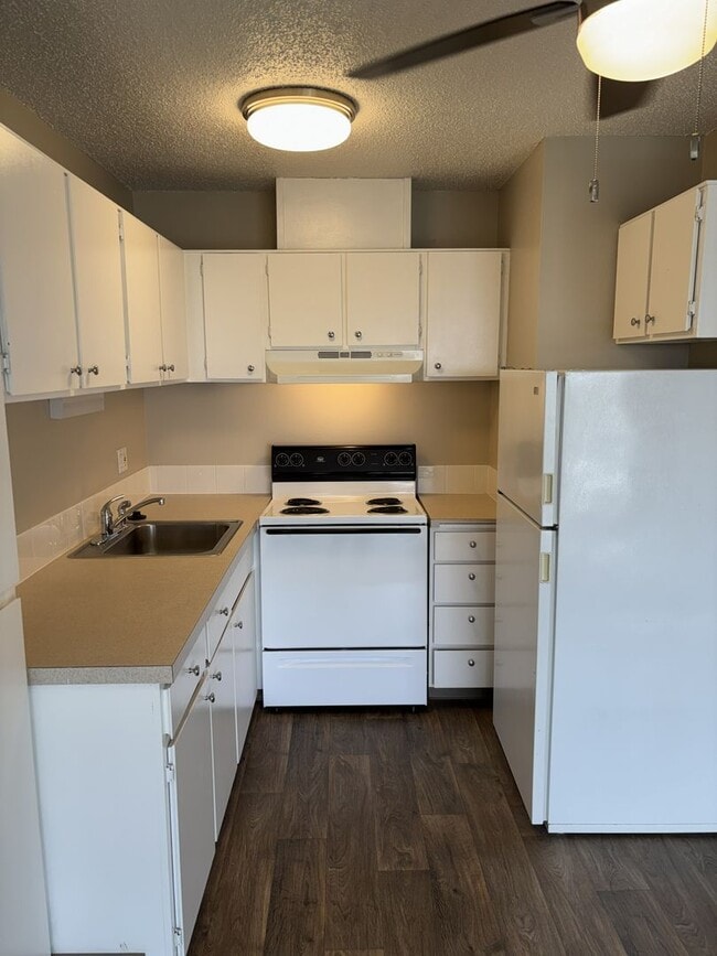 Interior Photo - Hilltop House Apartments