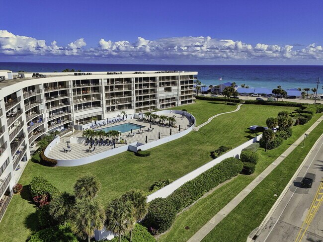 Building Photo - 1300 Jimmy Buffett Mem Hwy