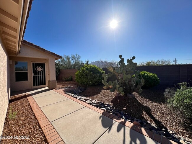 Building Photo - 8820 N Mesquite Bluffs Pl