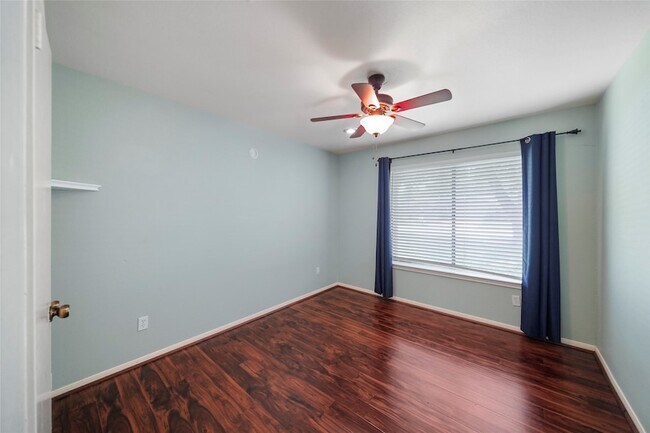 Building Photo - 17206 Park Lodge Dr