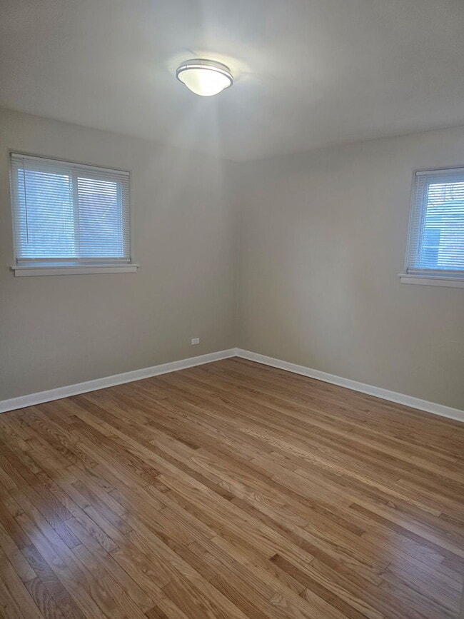 Building Photo - 4116 W 109th St