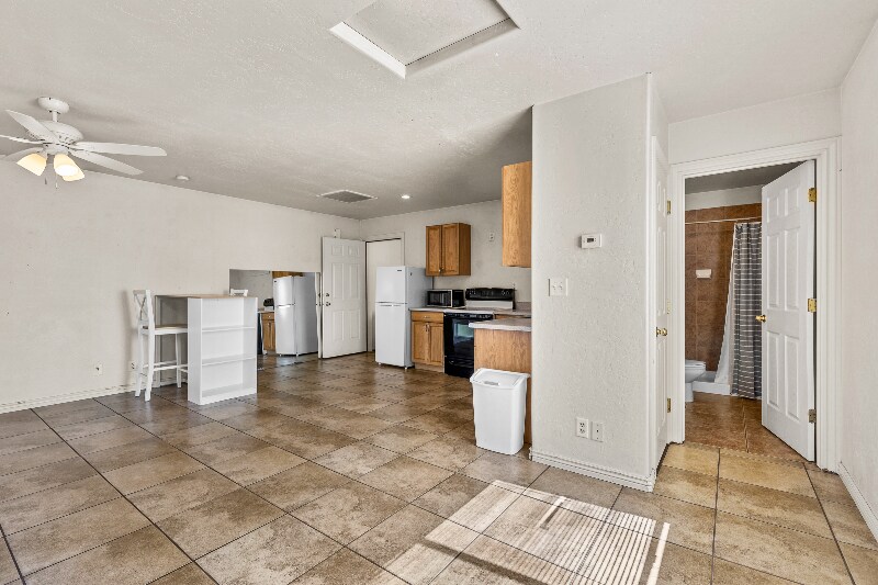 Building Photo - 1378 E Hatcher Dr