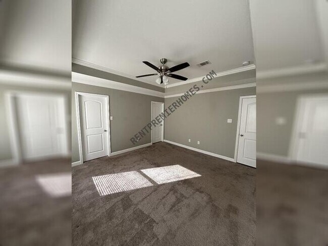 Building Photo - 10 Jennifer Cove