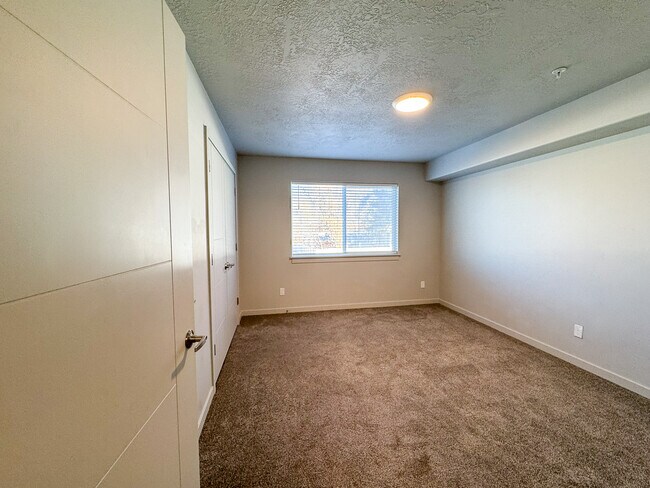 Building Photo - 64 W 600 S