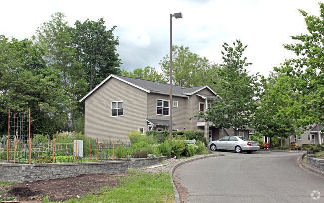 Building Photo - Burke Gilman Gardens